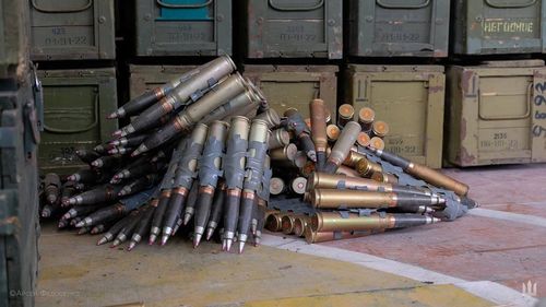 Ministrul Economiei: Uzina Mecanică Sadu a primit circa 800.000 de euro pentru demontarea muniţiei existente în România