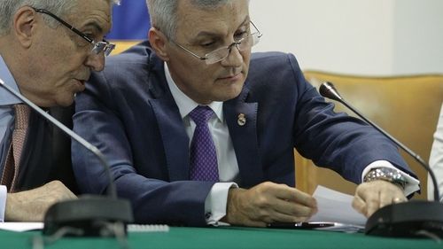În plină campanie electorală, ALDE vrea să popularizeze scoaterea ROBOR prin panouri stradale cu imaginea lui Tăriceanu și Daniel Zamfir