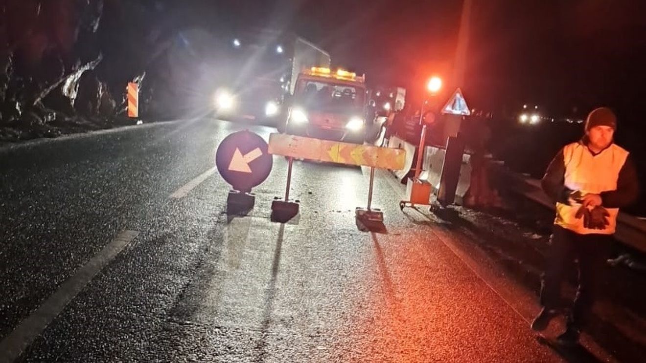 S-a surpat din nou o porțiune din DN 7, drumul de pe Valea Oltului între localitățile Lazăret și Boița