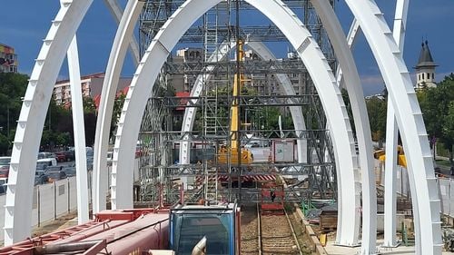 Circulaţia unor tramvaie şi autobuze va fi restricţionată în Piaţa Eroii Revoluţiei, în weekend, timp de o lună