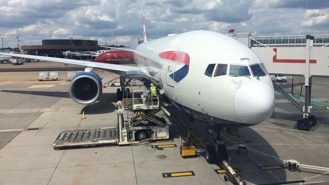 Libertatea: Cum s-au fraudat, în toamna lui 2019, examenele prin care ajungi pilot. Cursanții au făcut un grup de WhatsApp și au păcălit testele la 18 materii. Unii nu știau nici cum se oprește motorul avionului