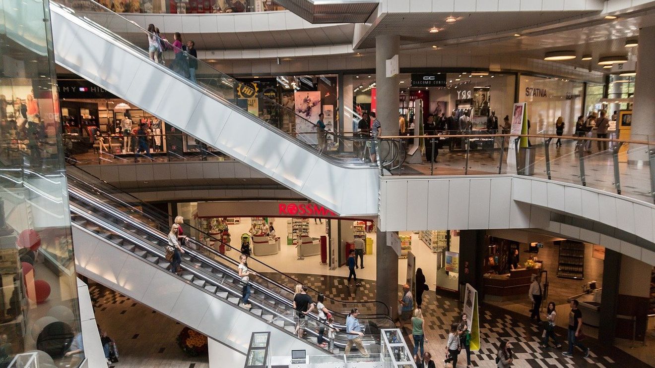 Un proiect care prevede amenajarea de centre de prim ajutor la fiecare 2000 mp din centrele comerciale a trecut de Senat