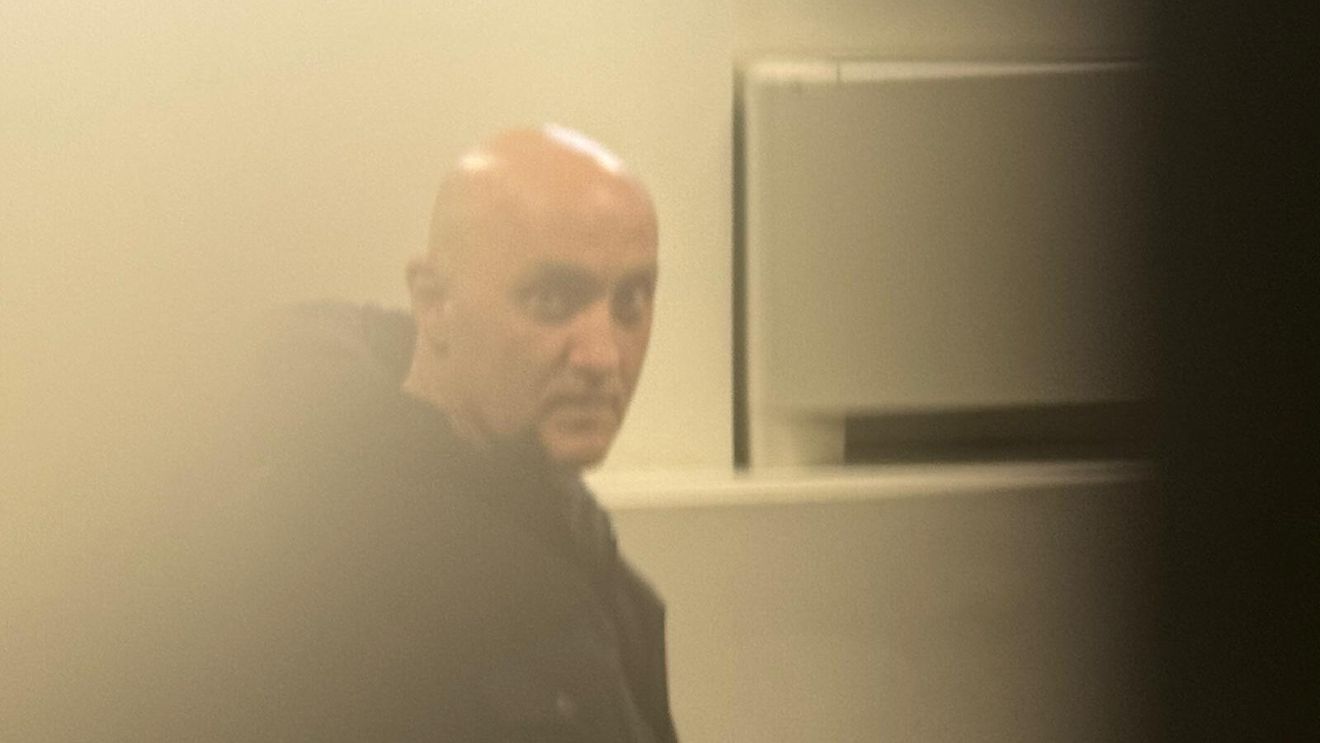 UPDATE Horațiu Potra a fost eliberat și plasat în control judiciar / Procurorii au găsit 2,2 milioane de dolari în seifurile lui Potra / Polițiștii au găsit arme albe în mașina în care se afla Potra și e acuzat că punea la cale provocări publice