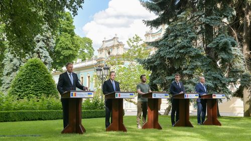 Liderii UE și Zelenski, declarații comune la Kiev: Acord unanim ca Ucraina să obțină „imediat” statutul de candidat la aderarea la UE / Iohannis: Suntem uniți și mai puternici ca niciodată, la nivel regional, european și transatlantic