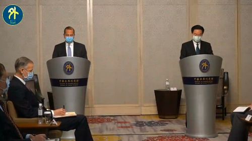 Semnal de alarmă tras de ministrul de Externe al Taiwanului, la întâlnirea cu secretarul american pentru Sănătate: China încearcă să facă din Taiwan următorul Hong Kong