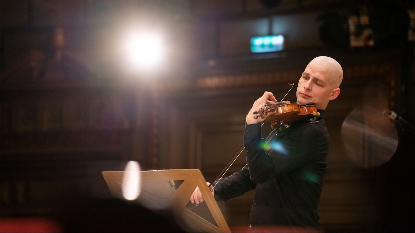 Românul Valentin Șerban a câștigat Premiul I al Secțiunii de Vioară a Concursului Internațional George Enescu