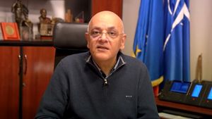 VIDEO Raed Arafat, după criticile privind deciziile autorităților pe codul roșu de ploi: Nu putem să venim să ne cerem scuze că nu s-a întâmplat nimic / Incompetenți am fi fost dacă stăteam și nu făceam nimic / Oare care trebuie să fie reacția când ni se dă următorul cod roșu: să nu luăm măsuri?