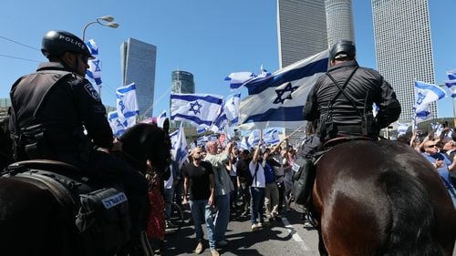 Zeci de mii de persoane au protestat din nou în Israel pentru eliberarea ostaticilor