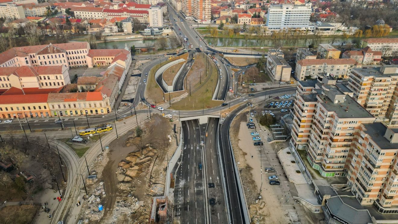 Ilie Bolojan: Am semnat cu CFR protocolul privind dezvoltarea reţelei de tram-train metropolitan, cel mai important proiect de mobilitate în jurul oraşului Oradea / Proiect de peste 200 de milioane de euro