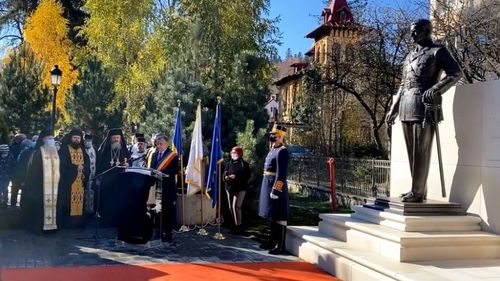 VIDEO Statuie a Regelui Mihai I, ridicată la Sinaia şi dezvelită la 100 de ani de la naşterea Majestăţii Sale. ”Sinaia a dat României ultimul Rege”