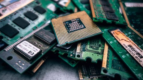 Comisia Europeană vrea să investească 9,2 miliarde de euro în dezvoltarea digitală a UE. România încă nu ştie care sunt direcţiile strategice în care vrea să se dezvolte