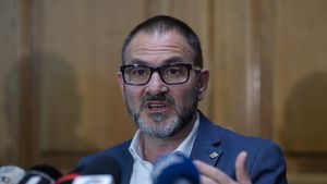 Fostul președinte al ANPC Horia Constantinescu, mutat de la Constanța la Ialomița, anunţă că va ataca în instanţă decizia: „S-a sunat la cabinetul lui Piedone pentru a se lua măsuri împotriva mea” / „Este şi primarul Vergil Chiţac unul dintre actorii principali”