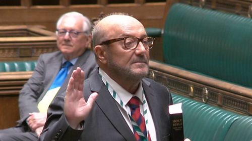 Pro-palestinianul antisionist George Galloway a depus jurământul în calitate de deputat în Camera Comunelor. În 1990 el și-a exprimat sprijinul pentru Ion Iliescu și a lăudat intervenția minerilor în București
