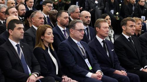 Radu Miruță a participat la comemorarea victimelor din Crans Montana: Am simțit, mai clar ca oricând, puterea acelui „împreună” care salvează, care alină, care ajută să mergem mai departe