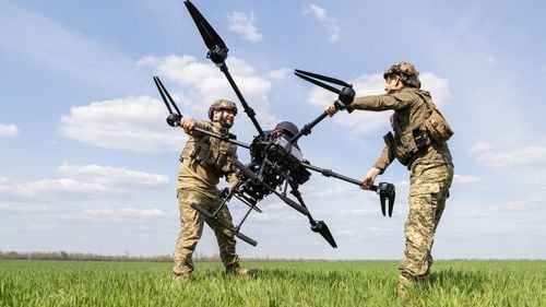 Administrația Biden a finanțat în secret cu miliarde de dolari industria dronelor din Ucraina, relatează NYT / 30.000 de unități „Baba Iaga”, vehicule aeriene devenite un „coșmar” pentru ruși, au fost produse anul trecut