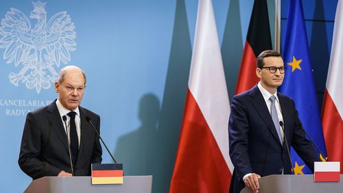 Polonia vrea ca UE să penalizeze ţările care plătesc gazul rusesc în ruble / Austria, Germania şi Ungaria se opun unor sancțiuni mai dure