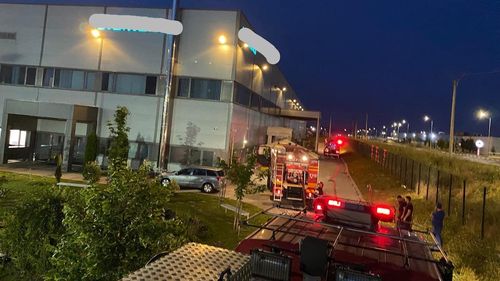 FOTO Incendiu la fabrica Siemens din Sibiu. Fără victime