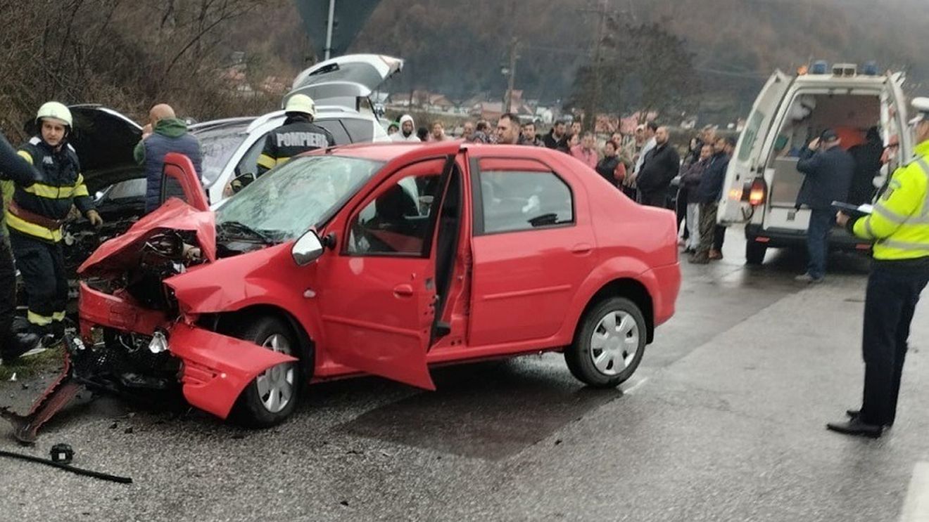 Robert Cazanciuc (PSD): Tragediile la care românii asistă ar trebui să ne facă mai responsabili măcar pe noi, parlamentarii. La Camera Deputaților este legea care crește de 10 ori perioada în care șoferii care ucid pe șosele nu pot redobândi permisul