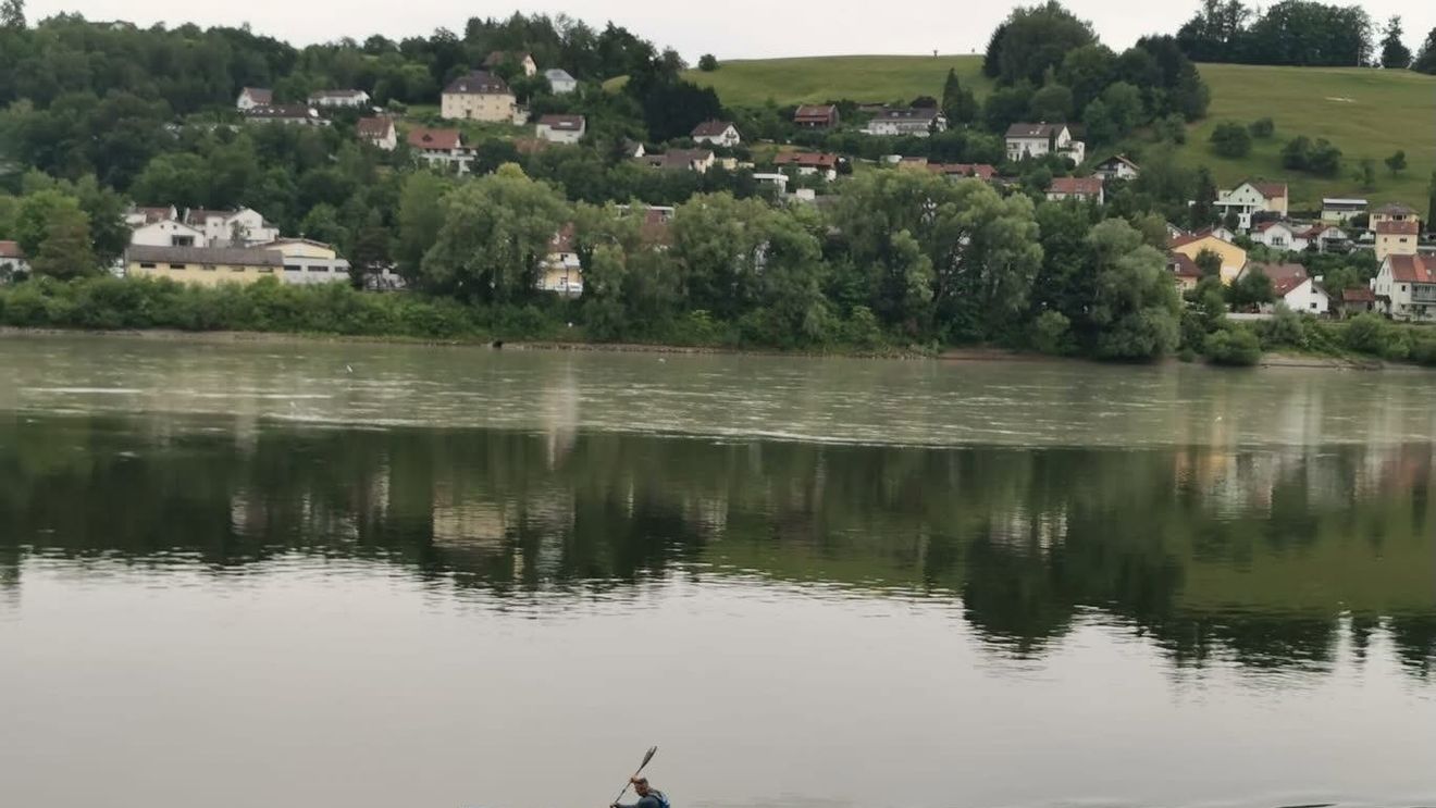 Un român a parcurs singur Dunărea cu caiacul, de la izvoarele din Germania până la Marea Neagră - aproape 2.800 km / ”Am făcut parcursul ca pe un lac stătut” / Cum a fost întâmpinat la Calafat: „Auzi, Veto? Pe ăsta l-a bătut rău în cap soarele”