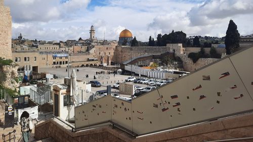 Evreii se roagă pe Muntele Templului/Esplanada Moscheilor de la Ierusalim, pe măsură ce status quo-ul vechi de aproape 60 de ani începe să se schimbe / Reportaj Jerusalem Post