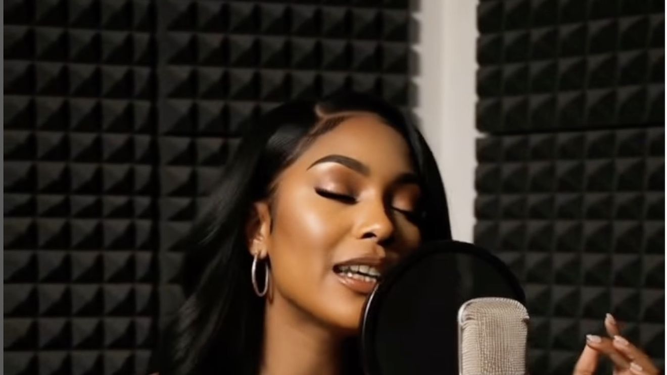 Cine este Xania Monet, cântăreața IA care a semnat un contract de mai multe milioane de dolari?