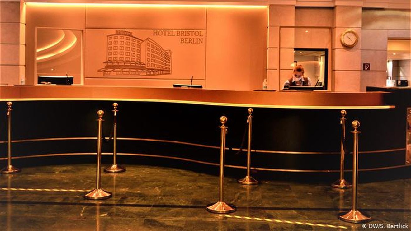 Ce s-a schimbat în hotelurile din Berlin după redeschidere / În mod obligatoriu, o cameră trebuie să stea 48 de ore goală înainte de a fi ocupată de noi clienți