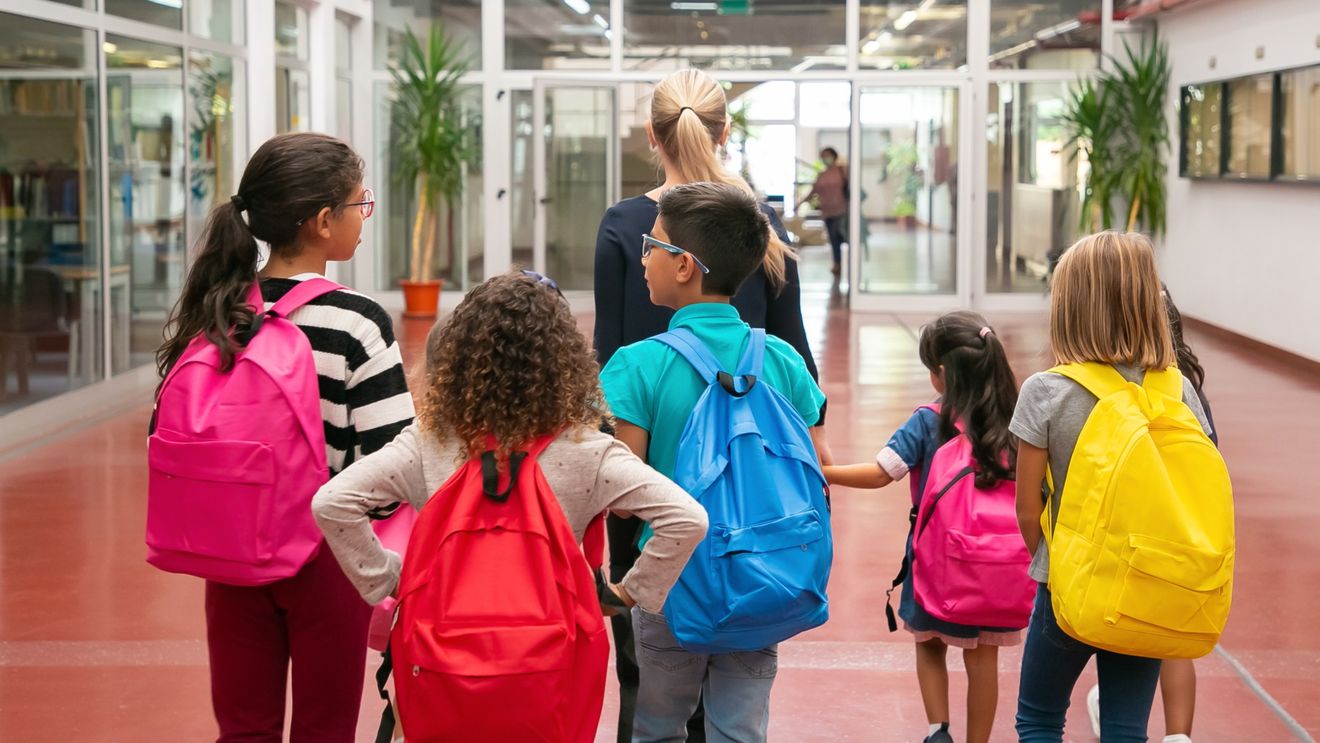 Ministrul Daniel David: În zona de curriculum, trebuie să predăm mai puțin, dar mai relevant. Numărul de ore ar trebui să nu iasă din logica unei medii la nivel european
