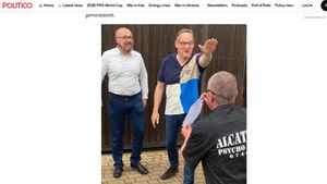 Parlamentar german de extremă dreapta, surprins în timp ce făcea salutul nazist / Martin Reichardt (AfD) neagă acuzațiile: A fost o glumă