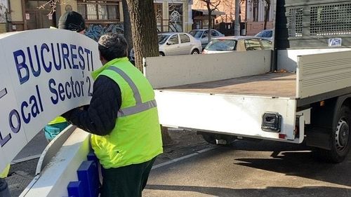FOTO Inscripția cu Parcul Tolbuhin din București, dată jos / Parcul s-ar putea numi Aleksei Navalnîi