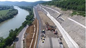Șapte fermieri cu terenuri cultivate cu grâu și rapiță ce urmează să fie expropriate pentru Autostrada A7 București - Bacău cer ca lucrările să fie amânate după 1 august ca să poată recolta
