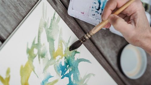 Ce desenează un artist atunci când desenează doar pentru el? Expoziție de proiecte personale ale mai multor artiste vizuale, în noiembrie la București