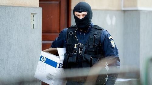 UPDATE Percheziții la CFR Călători, sediul central / Sunt verificați 35 de controlori de tren / Ar fi dat bilete de tren adulților folosind datele de identificare ale unor elevi