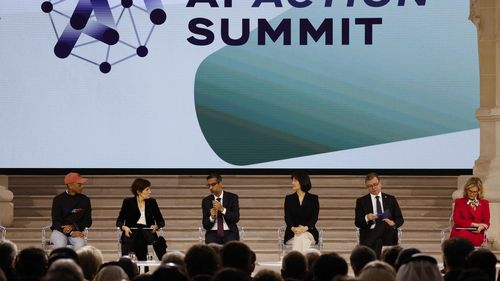Investițiile în inteligența artificială au crescut cu 62% la nivel global, ajungând la 110 miliarde de dolari în 2024 / Europa, într-o poziție secundă: a primit 12,8 mld. dolari / Finanțările pentru startup-urile de tehnologie au scăzut, per total, cu 12% (INFOGRAFICE)