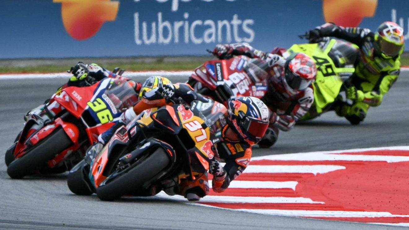 Accident horror în cursa pentru Marele Premiu al Cataloniei de MotoGP / Alex Marquez, transportat la spital / Di Giannantonio a obținut victoria la Barcelona