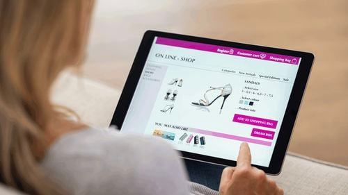 Nicuşor Dan: Am promulgat legea care amendează comercianţii care nu înlocuiesc produsele achiziţionate, la cererea clientului