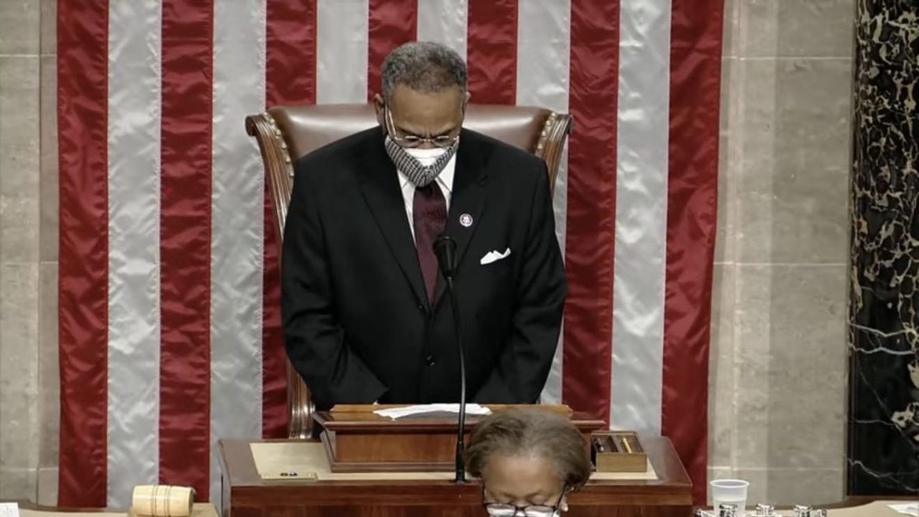 VIDEO Stupoare în Congresul american și pe rețelele sociale după ce un democrat și-a încheiat rugăciunea cu formula ”amen and a-woman”
