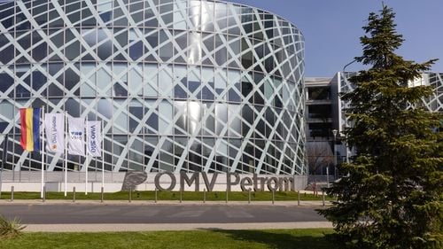 Grupul OMV Petrom publică rezultatele pe anul 2023 și ce are în vedere pentru anii viitori.  Christina Verchere, CEO OMV Petrom: “2023 a fost un an remarcabil pentru implementarea Strategiei 2030. Proiectul Neptun Deep a intrat în faza de dezvoltare și ne-am extins portofoliul de proiecte verzi.”
