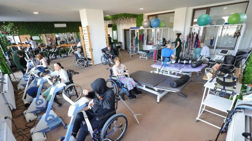 Pas cu pas spre redobândirea libertății de mișcare, la Spitalul de Recuperare Medicală ”Sfântul Sava cel Sfințit”