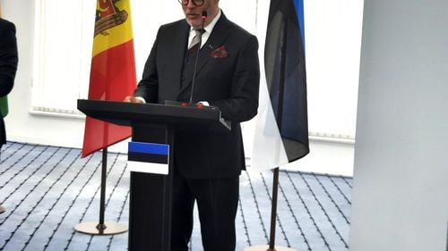 Preşedintele Estoniei a promulgat legea care limitează dreptul de vot pentru rezidenţii ruşi