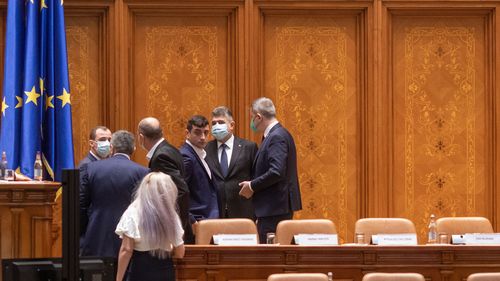 Barna: Majoritatea PSD-PNL profită de violenţa AUR pentru a bloca o moţiune / Simion: Domnule Barna, vedeţi că tocmai rămâneţi fără partid!