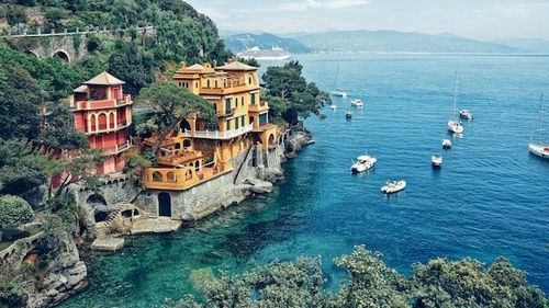 A început vara "nebună" a turismului european: ”Și va fi mult mai rău” / Numărul turiștilor americani care ajung în Europa va crește cu 55%, față de cifrele de anul trecut, deja mai mari cu 600%, decât în 2021