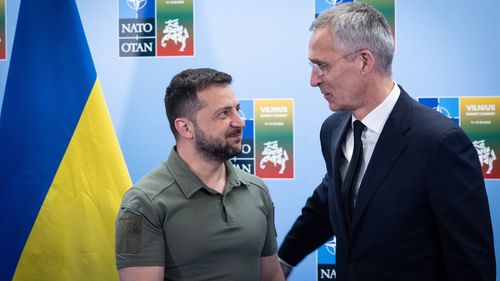 BREAKING Zelenski într-o vizită surpriză la sediul NATO pentru prima dată de la începutul războiului / Ce semnificație are gestul președintelui Ucrainei