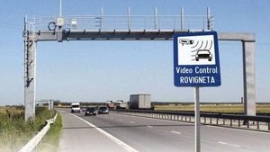 Șoferii pot întâmpina dificultăți sâmbătă la obținerea rovinietei şi a peajului din cauza unor operaţiuni de optimizare a infrastructurii tehnice
