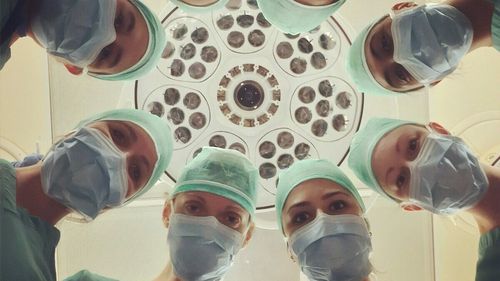 Preşedintele Colegiului Medicilor din România: Rata de burnout în rândul medicilor este de 34-36%, iar intenţia de migraţie în străinătate este de 58% la cei sub 35 de ani / 80% dintre medici au teama de malpraxis