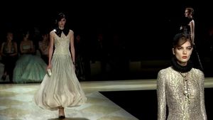 VIDEO Spectacol de modă la Veneţia pentru invitaţii celebri ai lui Giorgio Armani