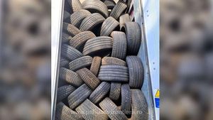 22 de tone de anvelope second-hand, oprite la graniță / Au fost trimise înapoi în Spania
