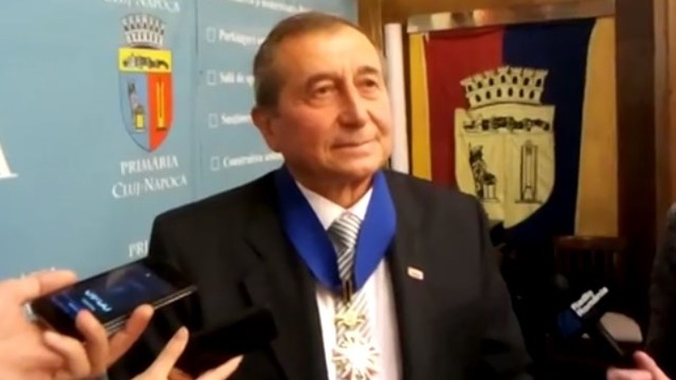 Disidentul anticomunist Iulius Filip, decorat de președintele Iohannis după ce Antena 3 i-a adresat o petiție în acest sens
