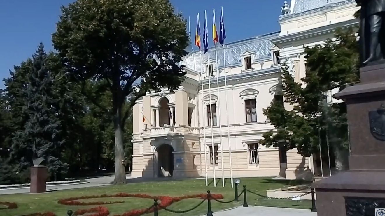Primăria Iaşi contestă în contencios administrativ majorarea tarifelor pentru apă şi canalizare / Furnizorul local are cele mai mari tarife din țară