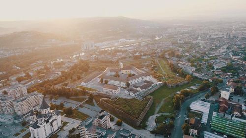 Spații comerciale din Cetatea Oradea, scoase la licitație / Cel mai important monument istoric al orașului, reabilitat cu 87 de milioane de lei