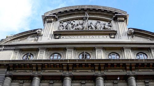 Legitimarea aleatorie a studenților, impusă la Facultatea de Litere din București, după cazul individului reținut de poliție că a mimat gesturi sexuale în toalete